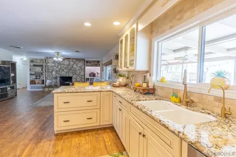 Kitchen - 4444 Brandt Rd, Brawley, CA 92227 photo 5 of 6