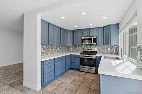 Kitchen - 3039 Pecan Pl, Escondido, CA 92027 photo 2 of 3