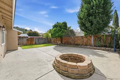 Exterior - 3039 Pecan Pl, Escondido, CA 92027 photo 5 of 7