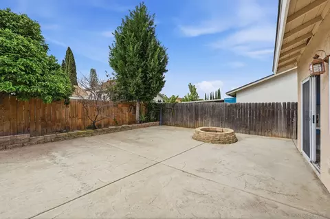Exterior - 3039 Pecan Pl, Escondido, CA 92027 photo 2 of 7