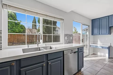 Kitchen - 3039 Pecan Pl, Escondido, CA 92027 photo 3 of 3