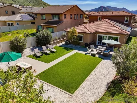 Exterior - 441 Ventasso Way, Fallbrook, CA 92028 photo 5 of 19