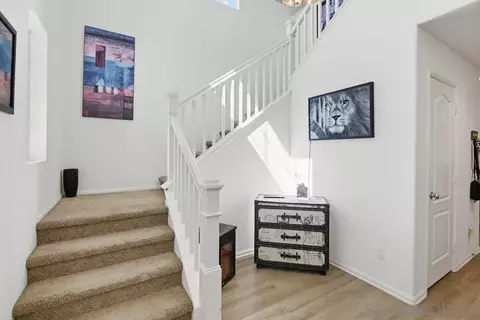 Entry Way - 441 Ventasso Way, Fallbrook, CA 92028 photo 2 of 5