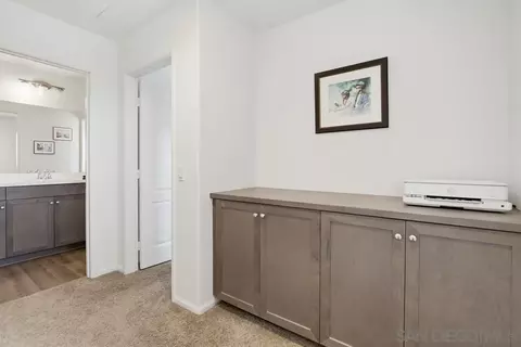 Entry Way - 441 Ventasso Way, Fallbrook, CA 92028 photo 4 of 5