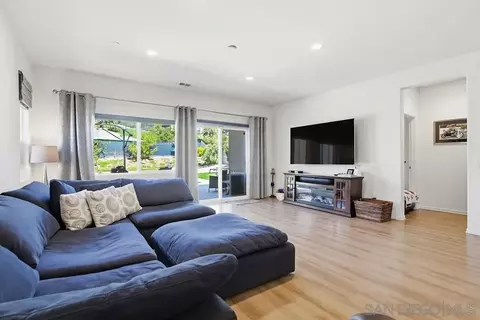 Living - 441 Ventasso Way, Fallbrook, CA 92028 photo 1 of 3