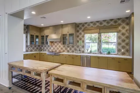 Kitchen - 441 Ventasso Way, Fallbrook, CA 92028 photo 5 of 7