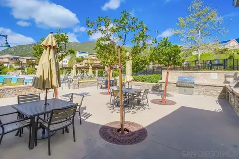 View/Area - 441 Ventasso Way, Fallbrook, CA 92028 photo 3 of 7