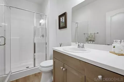 Bath - 441 Ventasso Way, Fallbrook, CA 92028 photo 4 of 5
