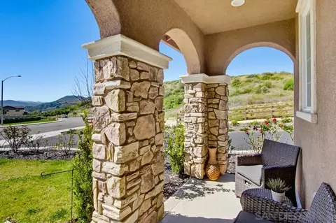 Exterior - 441 Ventasso Way, Fallbrook, CA 92028 photo 3 of 19