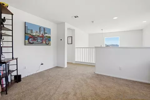 Entry Way - 441 Ventasso Way, Fallbrook, CA 92028 photo 3 of 5