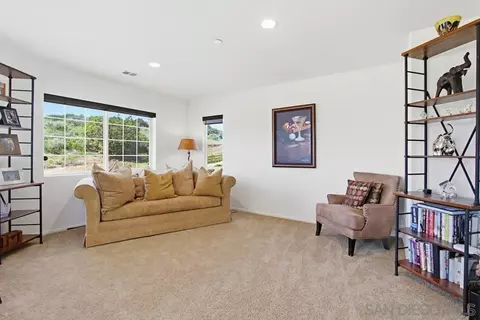 Living - 441 Ventasso Way, Fallbrook, CA 92028 photo 3 of 3
