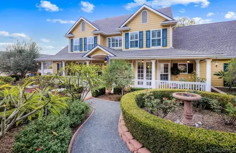 2035-41 Mango Gln, Vista, CA 92084