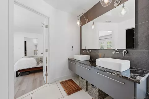 Bath - 9257 Dillon Dr, La Mesa, CA 91941 photo 3 of 5