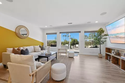 9257 Dillon Dr, La Mesa, CA 91941