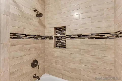 Bath - 14930 Eastvale Rd, Poway, CA 92064 photo 2 of 6