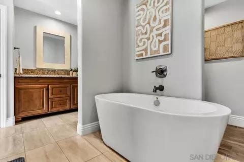 Bath - 14930 Eastvale Rd, Poway, CA 92064 photo 6 of 6