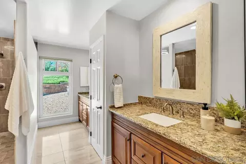 Bath - 14930 Eastvale Rd, Poway, CA 92064 photo 3 of 6