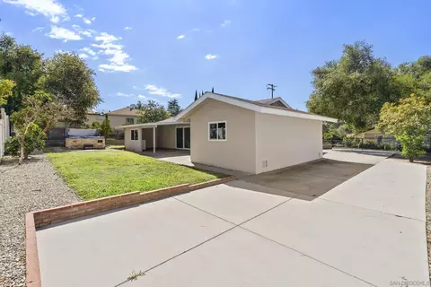 Exterior - 709 Convertible Ln, Fallbrook, CA 92028 photo 8 of 10