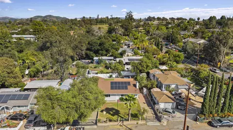 View/Area - 709 Convertible Ln, Fallbrook, CA 92028 photo 2 of 6
