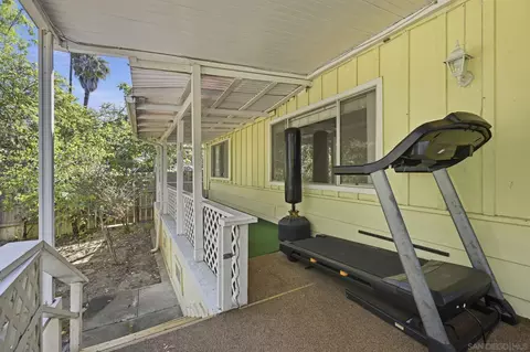 Exterior - 1521 Foothill Dr, Vista, CA 92084 photo 7 of 16