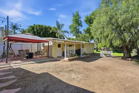 Exterior - 1521 Foothill Dr, Vista, CA 92084 photo 10 of 16