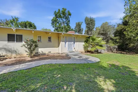 Exterior - 1521 Foothill Dr, Vista, CA 92084 photo 5 of 16