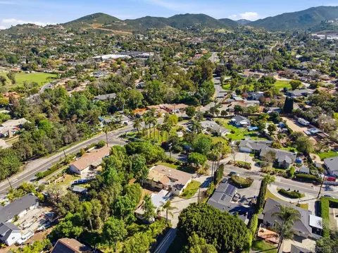 View/Area - 1521 Foothill Dr, Vista, CA 92084 photo 8 of 13
