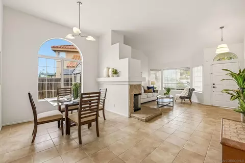 Dining - 4290 Via Clemente, Oceanside, CA 92057 photo 1 of 5