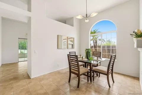 Dining - 4290 Via Clemente, Oceanside, CA 92057 photo 2 of 5