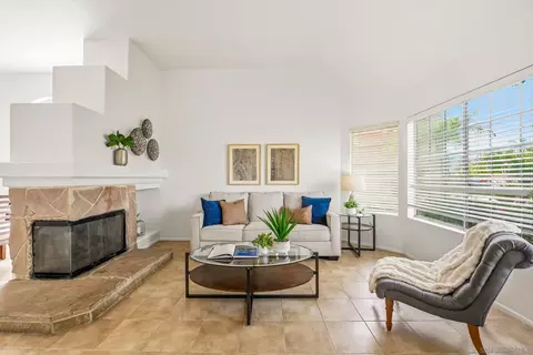 Living - 4290 Via Clemente, Oceanside, CA 92057 photo 2 of 4