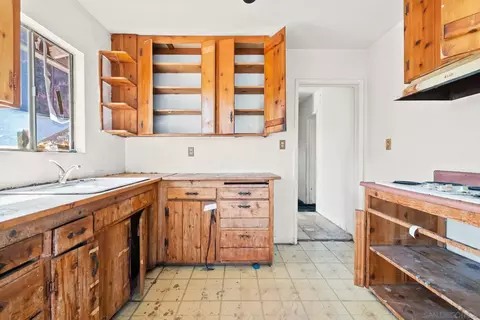 Kitchen - 6133 Rainbow Heights Rd, Fallbrook, CA 92028 photo 5 of 6