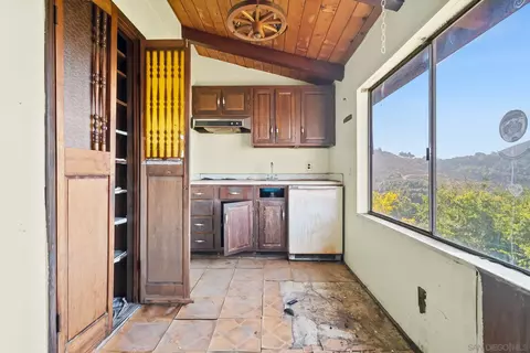 Kitchen - 6133 Rainbow Heights Rd, Fallbrook, CA 92028 photo 1 of 6