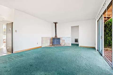 Living - 6133 Rainbow Heights Rd, Fallbrook, CA 92028 photo 6 of 7