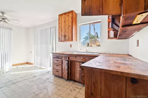 Kitchen - 6133 Rainbow Heights Rd, Fallbrook, CA 92028 photo 4 of 6