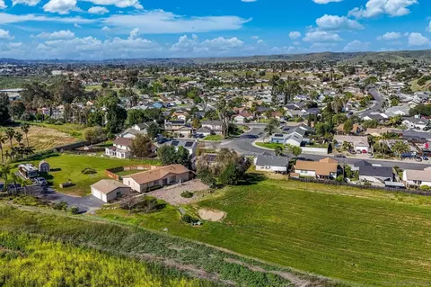 View/Area - 273 Stallion Dr, Oceanside, CA 92057 photo 4 of 9