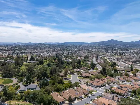 View/Area - 1709 Larkhaven Gln, Escondido, CA 92026 photo 13 of 19