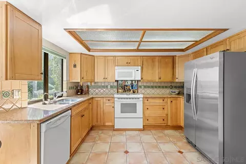 Kitchen - 1709 Larkhaven Gln, Escondido, CA 92026 photo 1 of 4