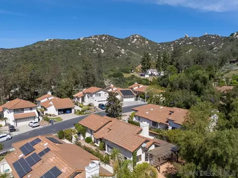 View/Area - 1709 Larkhaven Gln, Escondido, CA 92026 photo 7 of 19