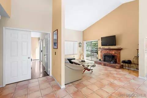 Entry Way - 1709 Larkhaven Gln, Escondido, CA 92026 photo 3 of 3
