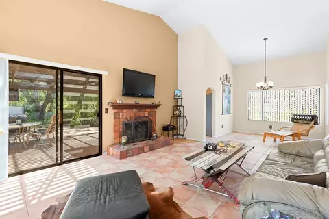 Living - 1709 Larkhaven Gln, Escondido, CA 92026 photo 5 of 6
