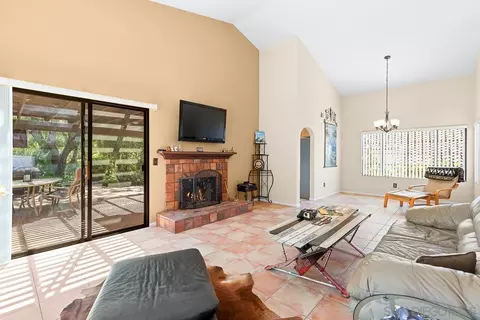Living - 1709 Larkhaven Gln, Escondido, CA 92026 photo 4 of 6