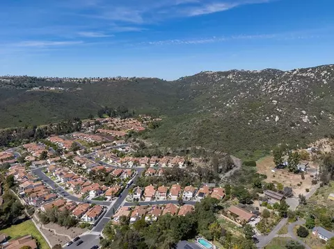 View/Area - 1709 Larkhaven Gln, Escondido, CA 92026 photo 16 of 19