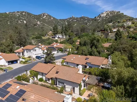 View/Area - 1709 Larkhaven Gln, Escondido, CA 92026 photo 6 of 19