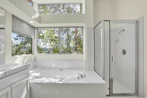 Bath - 1674 W 11th Ave, Escondido, CA 92029 photo 3 of 8