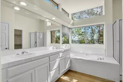 Bath - 1674 W 11th Ave, Escondido, CA 92029 photo 2 of 8