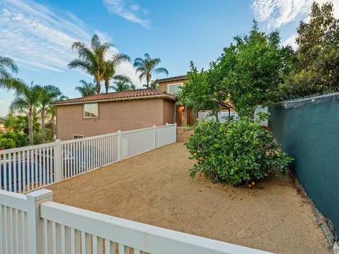 Exterior - 2624 Puebla St, Escondido, CA 92025 photo 9 of 10