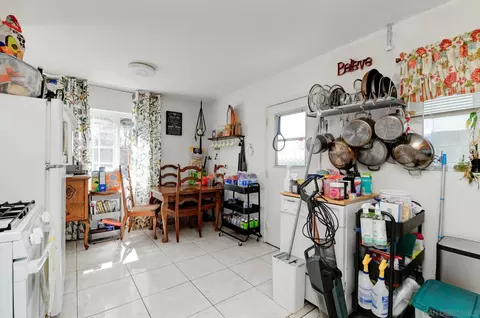 Kitchen - 1328 Buena St, Oceanside, CA 92058 photo 4 of 4