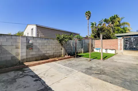 Exterior - 1328 Buena St, Oceanside, CA 92058 photo 1 of 9