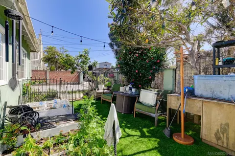 Exterior - 1328 Buena St, Oceanside, CA 92058 photo 8 of 9