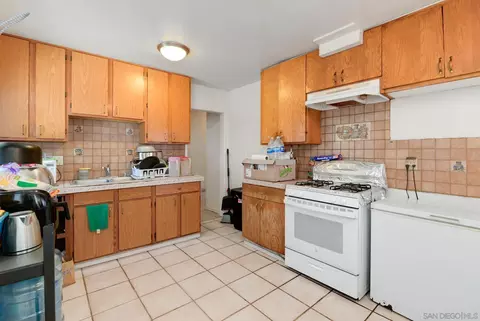 Kitchen - 1328 Buena St, Oceanside, CA 92058 photo 1 of 4